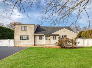 113 Hughes Ln, North Babylon, NY 11703
