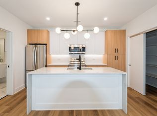 1435-40 W Fillmore St #303, Chicago, IL 60607