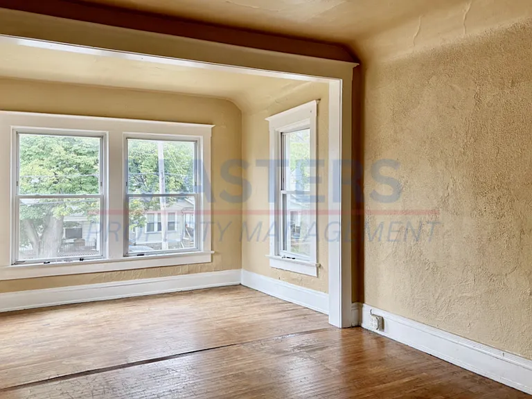 2563 Foraker Ave — Photo 5