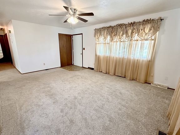3rd image of 4764 Tunnelton Rd