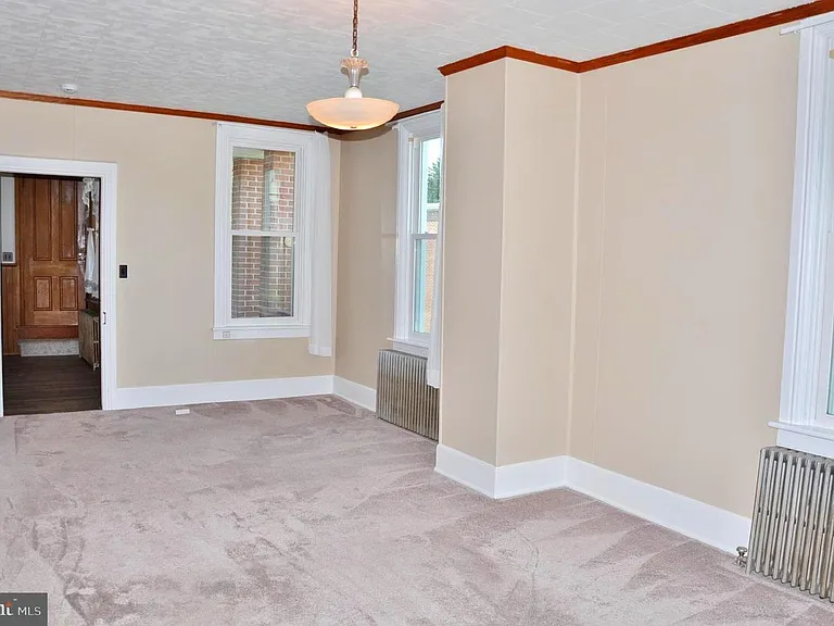33 W Forrest Ave — Photo 47