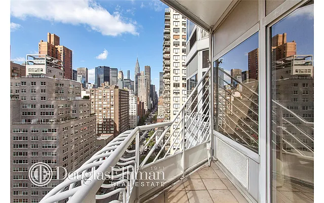 Sold by Douglas Elliman | media 17