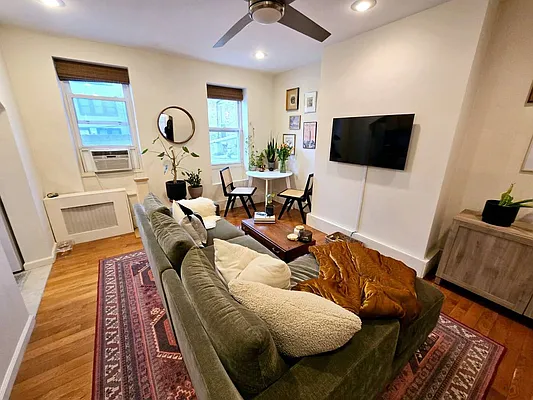 Rented by Voro New York | media 7