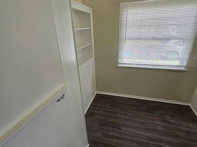 15242 Roselle Ave — Photo 8