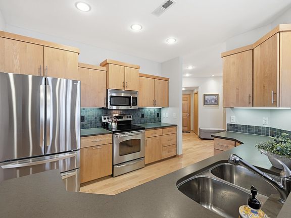 2nd image of 1101 Hamilton St Unit 204