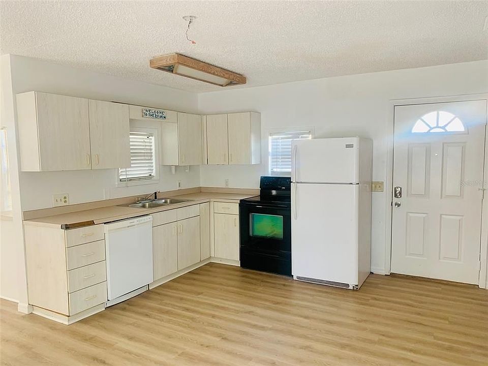 2nd image of 19142 Whispering Pines Dr
