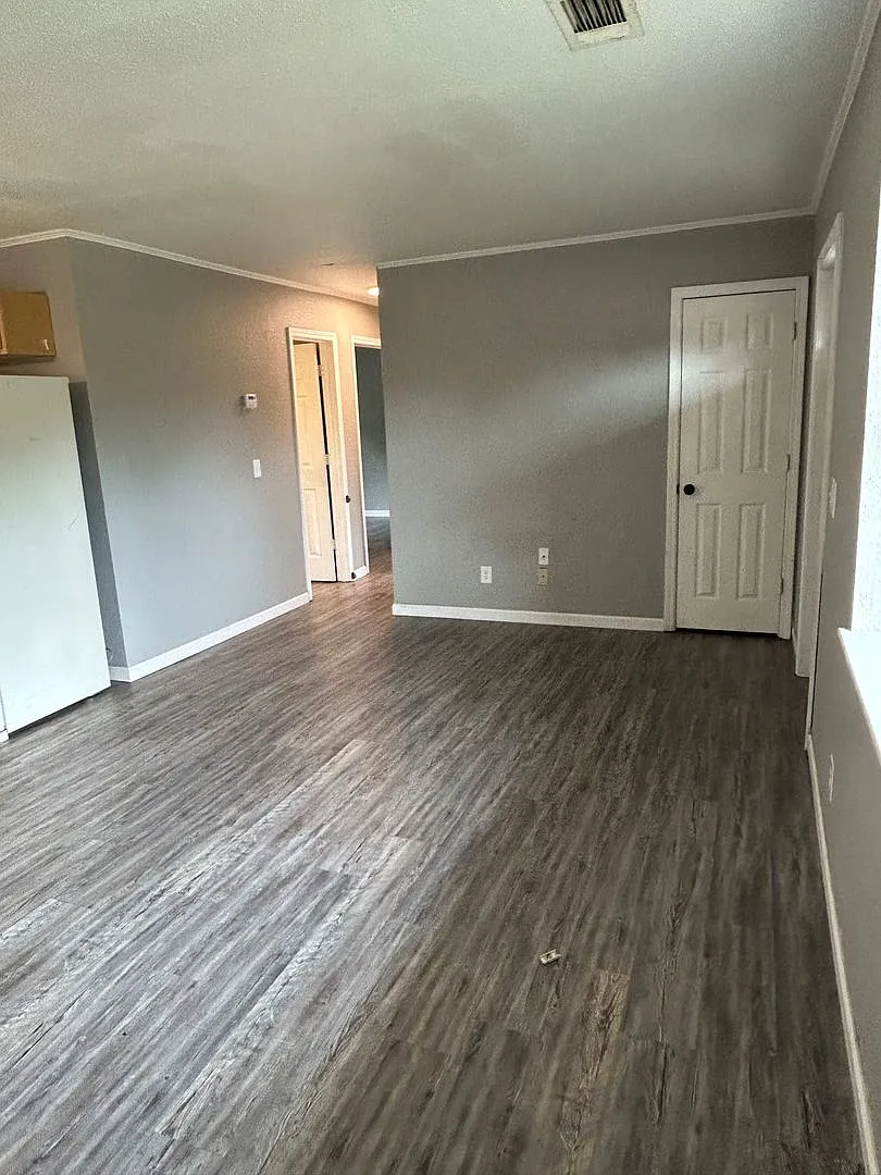 10101 Fawn Ln — Photo 3