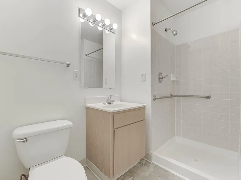 Cascades Village (55+) — Photo 8