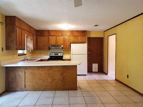 4th image of 2607 Green Bay Dr