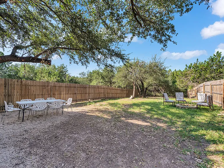 520 S Meadowlark St #B — Photo 44