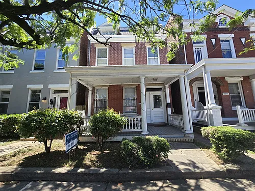 2209 W Main St Photo 1