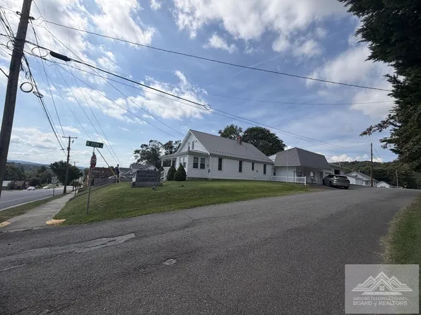 105 N 20th St, Wytheville, VA 24382