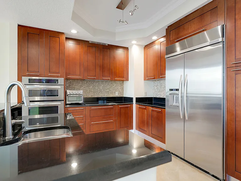 701 S Olive Ave #1706 — Photo 4