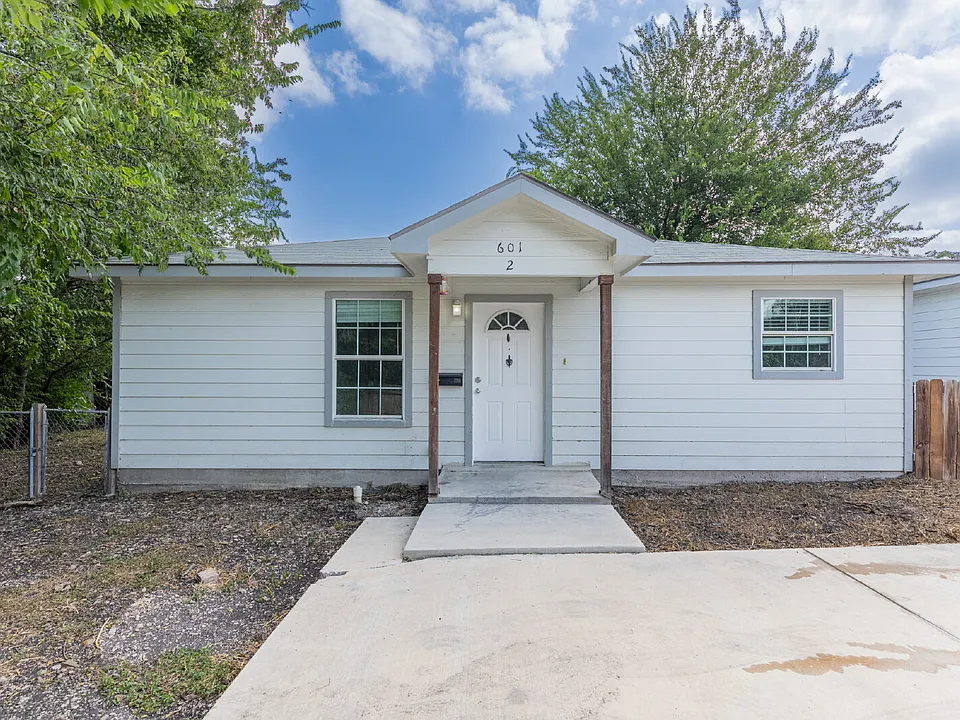 601 Coleman St #2