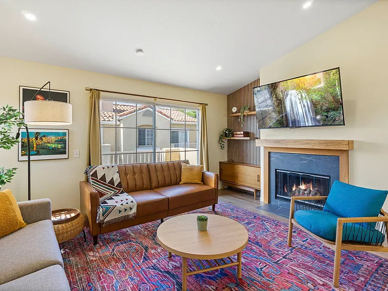 2331 Paseo Circulo — Photo 1