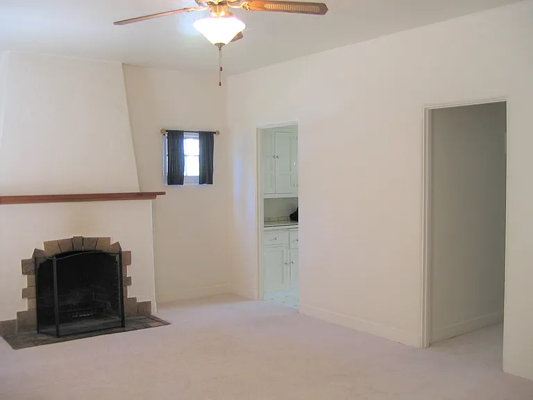 1217 Oak Grove Ave #8 — Photo 3