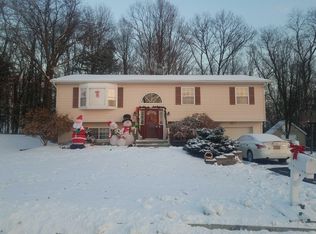 12 Princeton Dr, Walden, NY