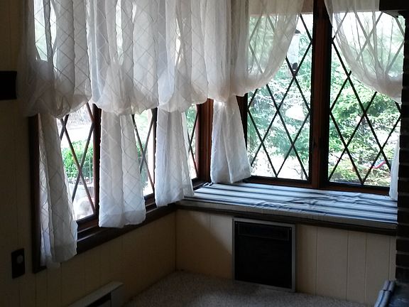 main floor window seat