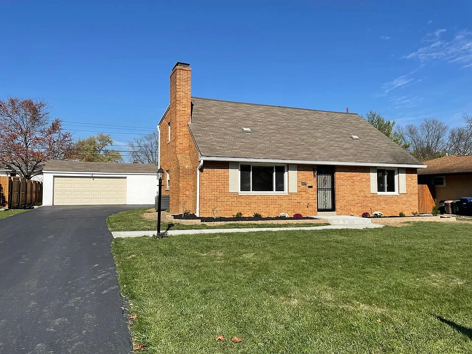 740 Island Ct