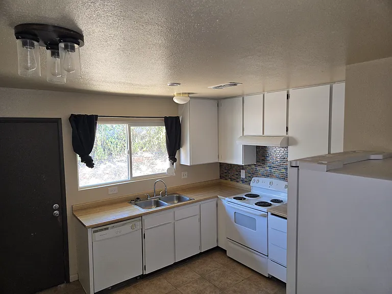 2080 Rosamond St #2 — Photo 4