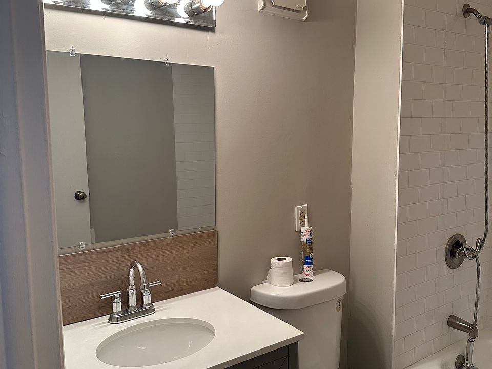 1st image of 371 Shore Dr