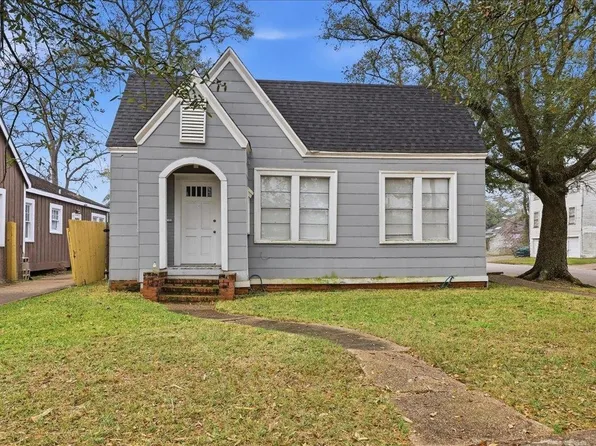 2399 North St, Beaumont, TX 77702