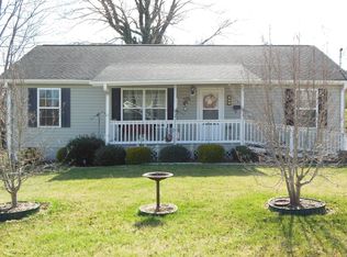 79 1st St, Canton, NC 28716
