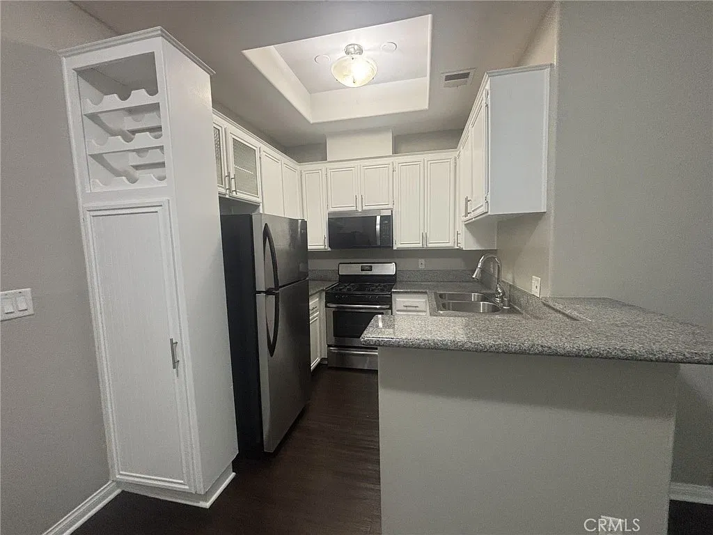 2 bed, 1200 sqft, $2,800 — Photo 3