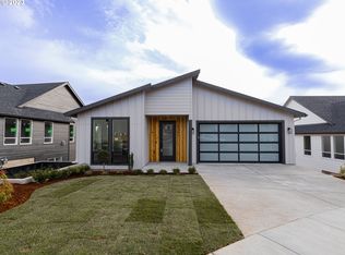 15486 SE Hawthorne Mdws, Portland, OR 97236