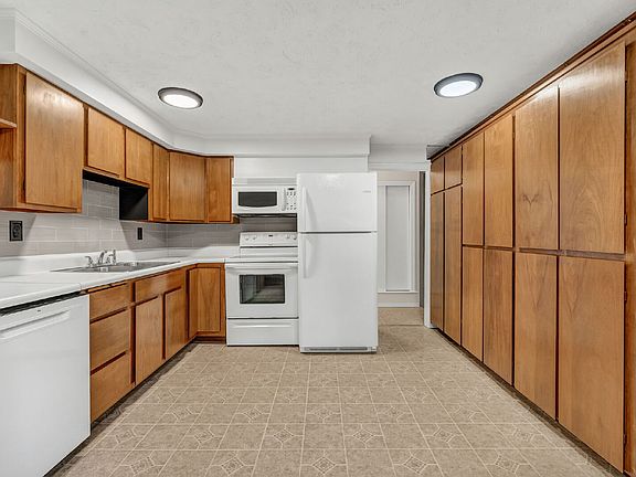 5th image of 235 Finson Rd