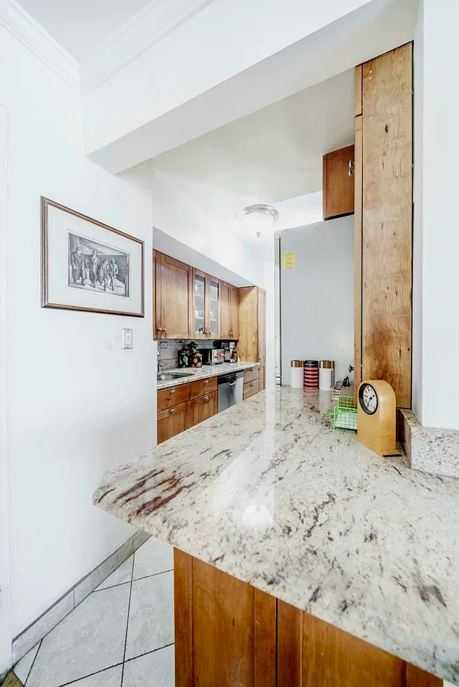 420 E 64th St — Photo 2