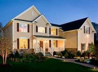 203 Ridgeline Dr, Poughkeepsie, NY 12603