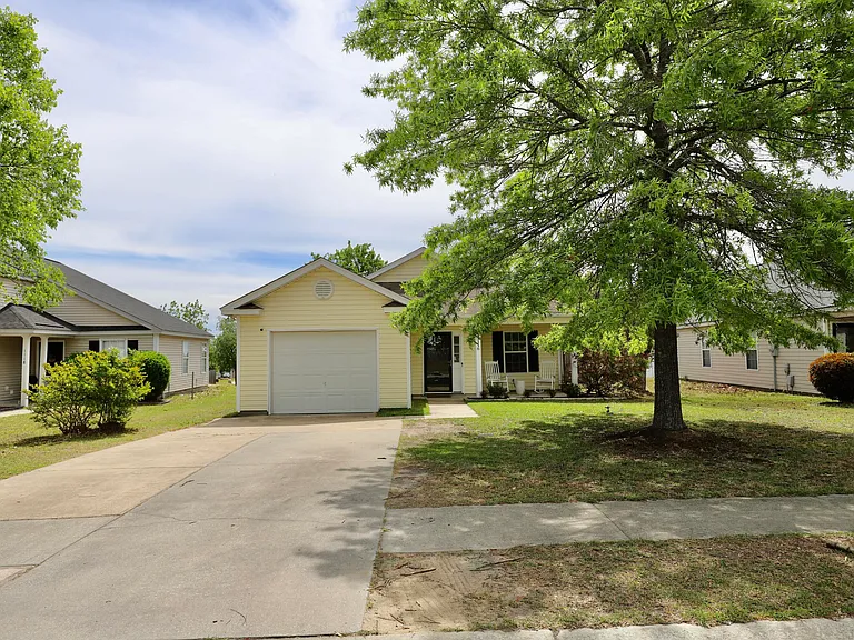 1116 Waverly Place Dr — Photo 3
