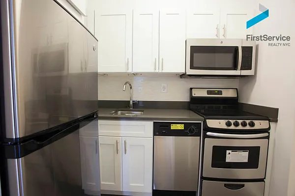 Sold by FirstService Realty (legacy) | media 9