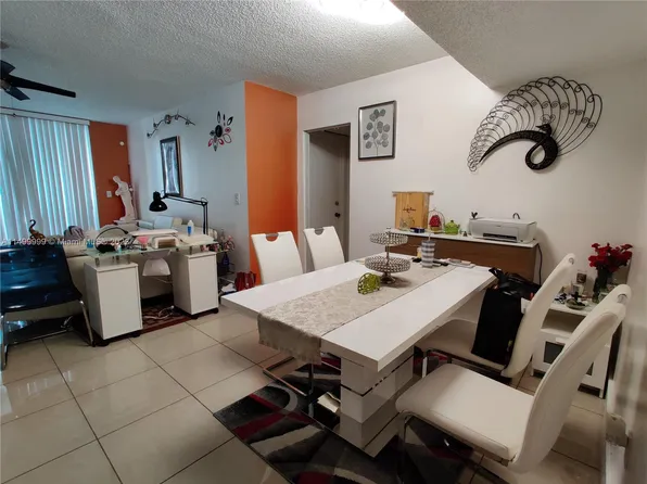 5055 NW 7th St APT 509, Miami, FL 33126