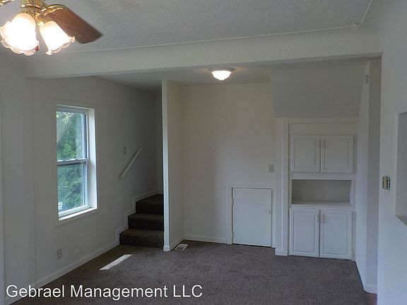 4th image of 1451 Schumacher Ave