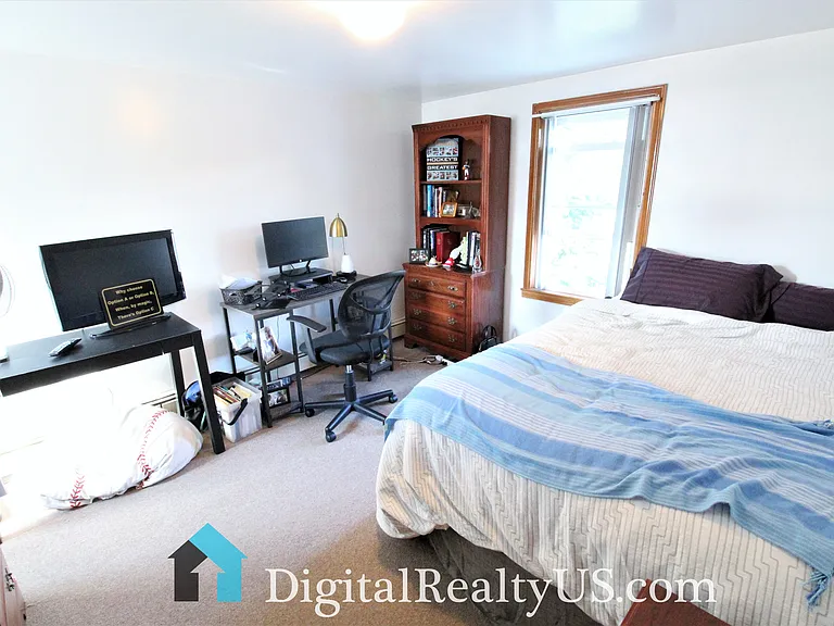 116 Massasoit St — Photo 3