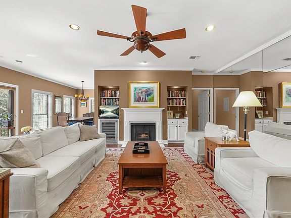 5th image of 3071 Lenox Rd APT 19