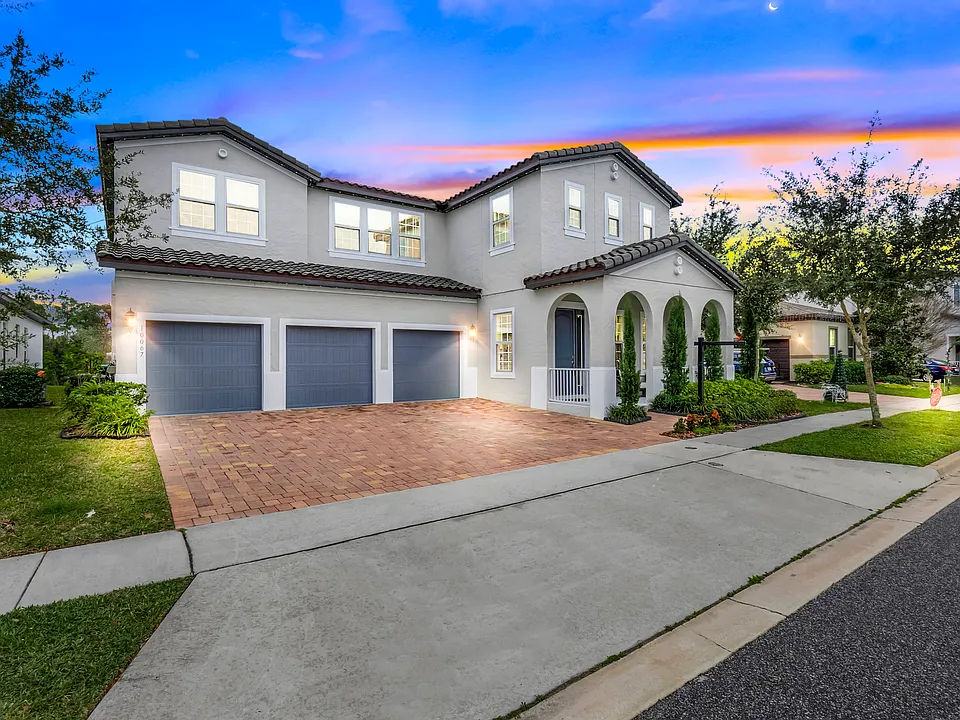 10067 Austrina Oak Loop