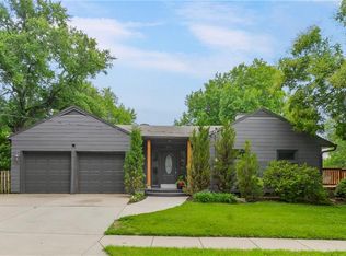8201 Antioch Rd, Overland Park, KS 66204