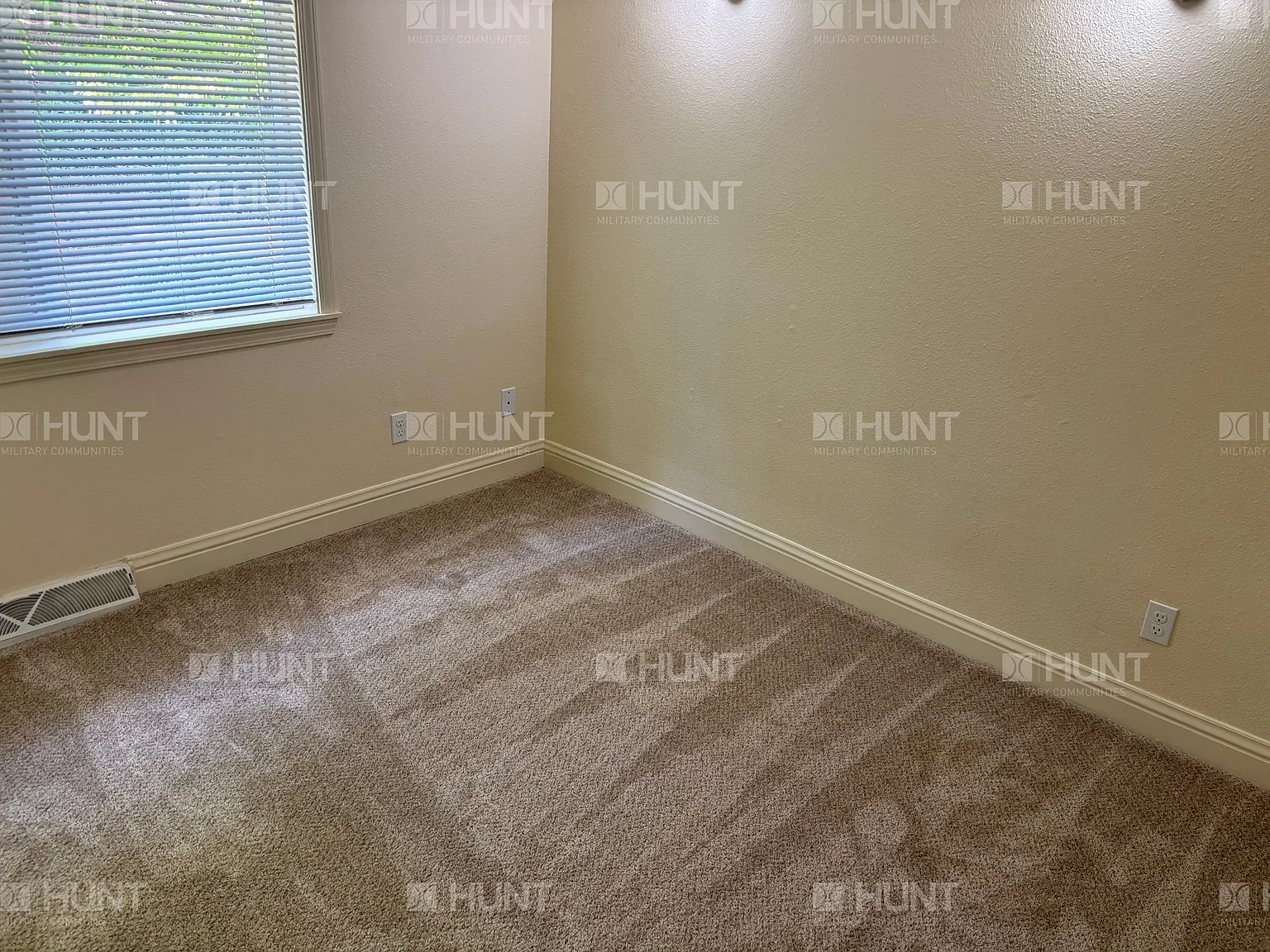 4 bed, 2.5 bath, 1244 sqft, $2,971 — Photo 4