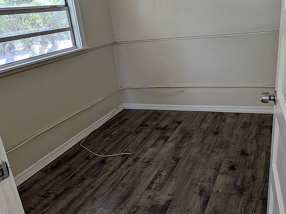 4th image of 1910 1/2 23rd St S #1/2