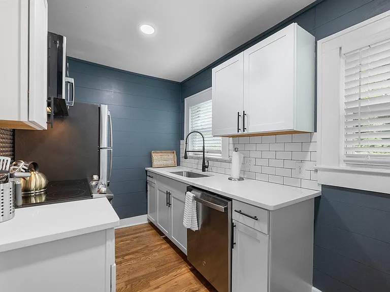 1658 Langston Ave SW #B — Photo 5