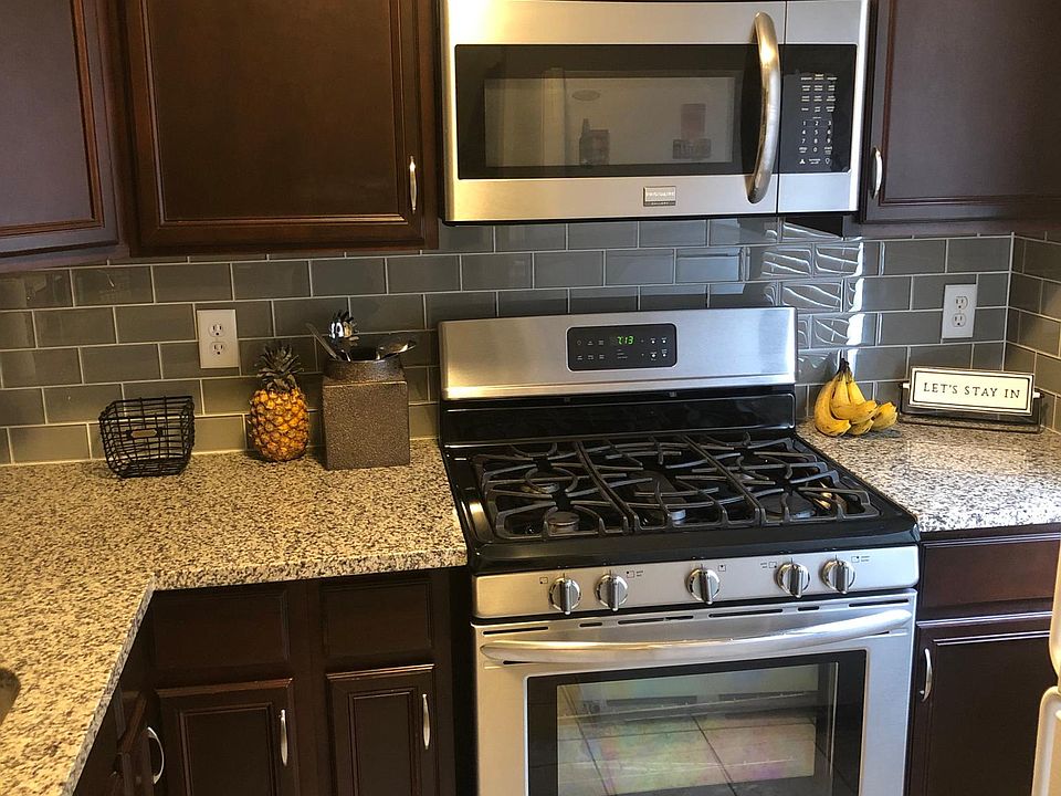 1st image of 152 Macenroe Dr