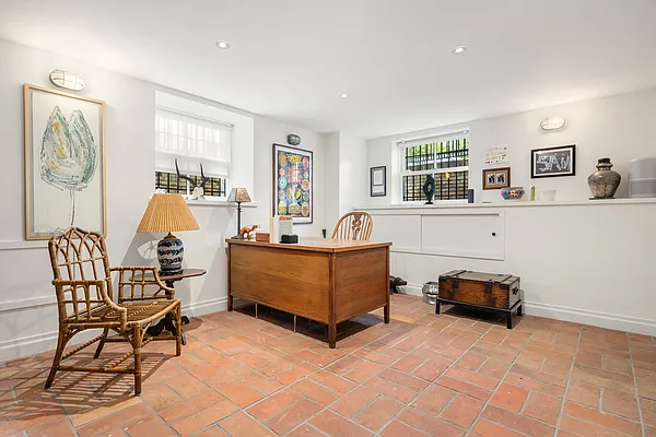 Sold by Douglas Elliman | media 24