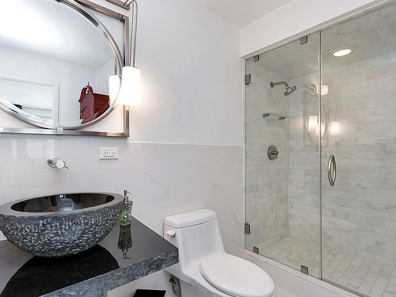 3rd image of 333 E 79th St APT 2W