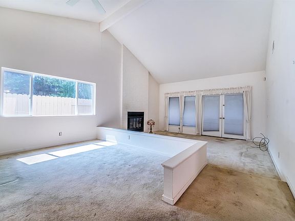 4th image of 10 Marina Grande Ct