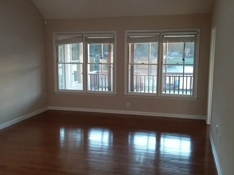1281 Katie Ln — Photo 2