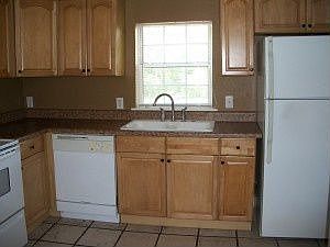 4th image of 1612 Clayton Ave