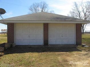 57019 Cherry Grove Rd, Dowagiac, MI 49047